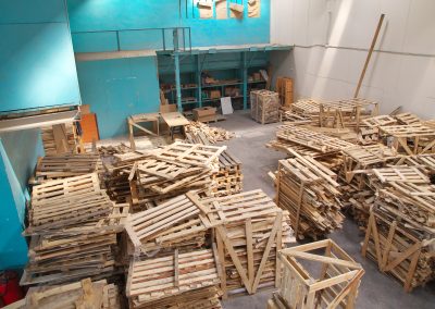 Matériaux palletes de bois à Montréal - Location Conteneur Montréal